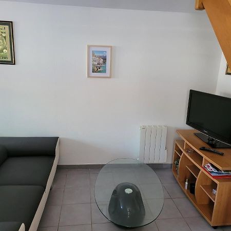 Appartement Meuble Duplex T3. Baume-les-Dames Eksteriør bilde