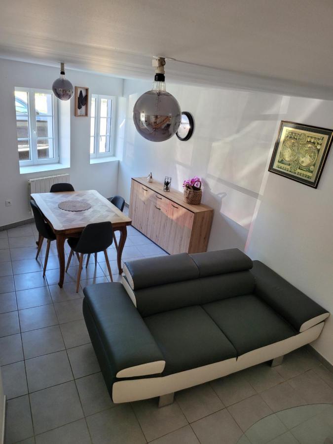 Appartement Meuble Duplex T3. Baume-les-Dames Eksteriør bilde