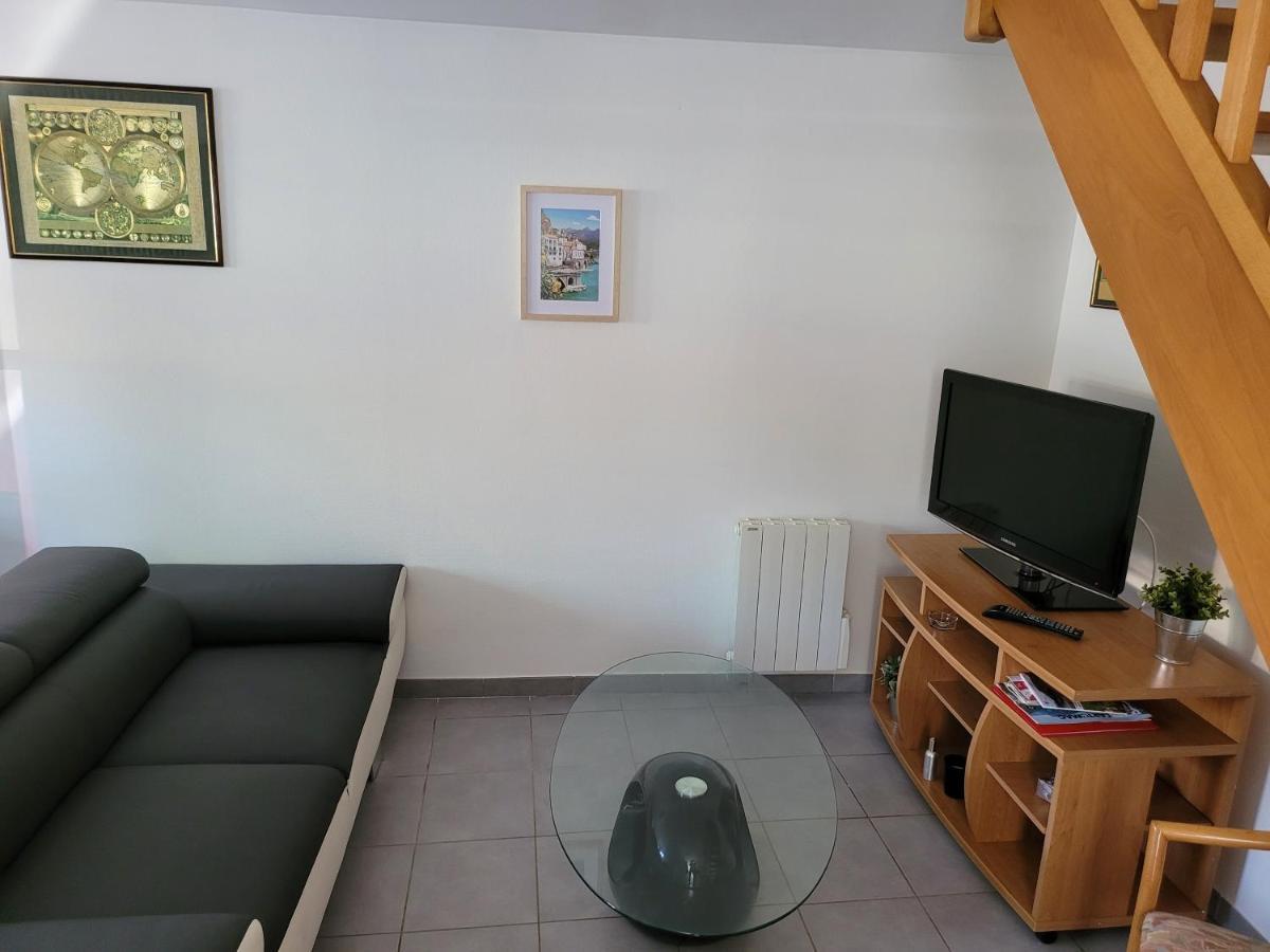 Appartement Meuble Duplex T3. Baume-les-Dames Eksteriør bilde